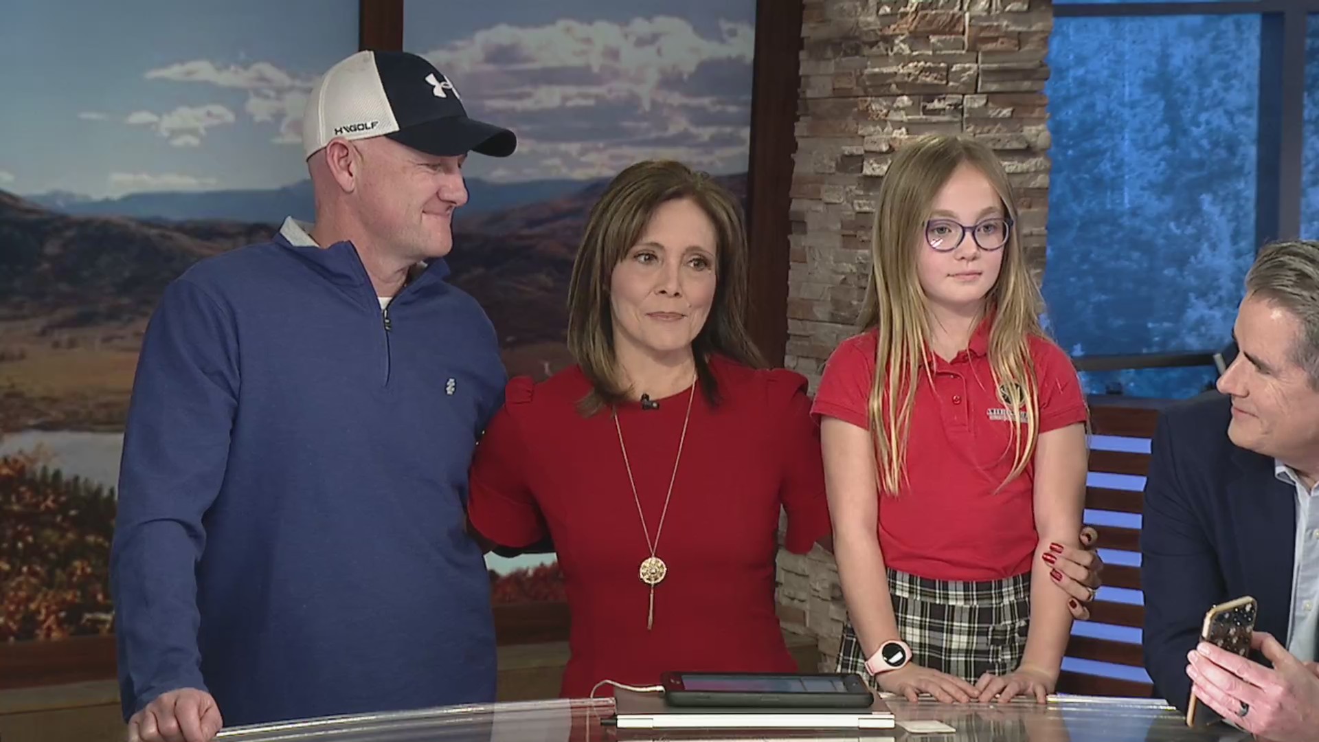 Deborah Takahara gives tearful goodbye in last newscast with Channel 2