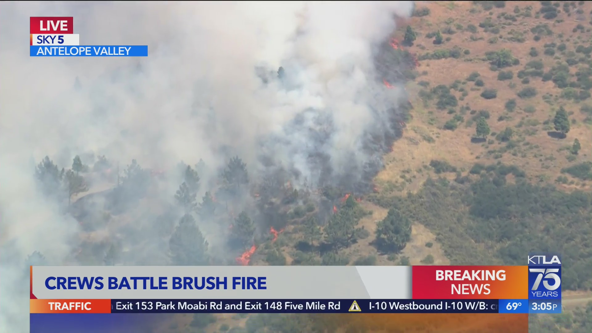Crews battle brush fire in Antelope Valley – KTLA