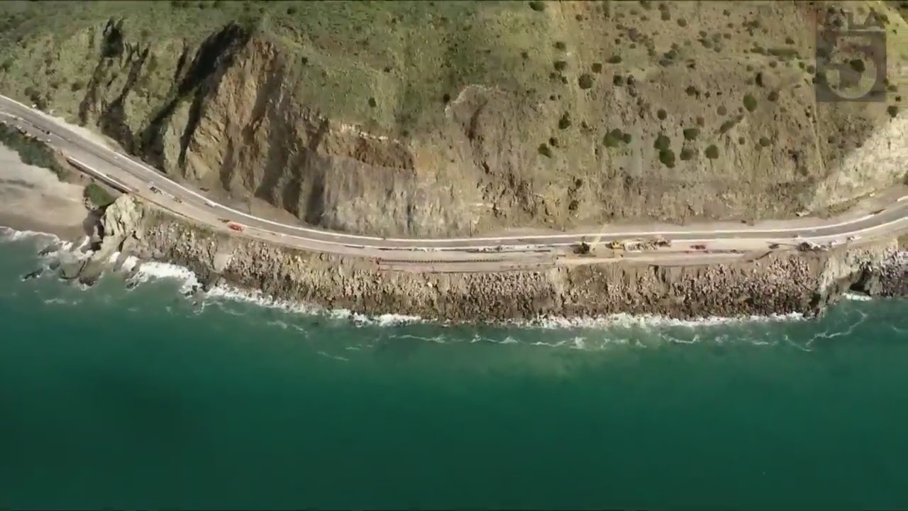 Workers repair PCH in Malibu – KTLA