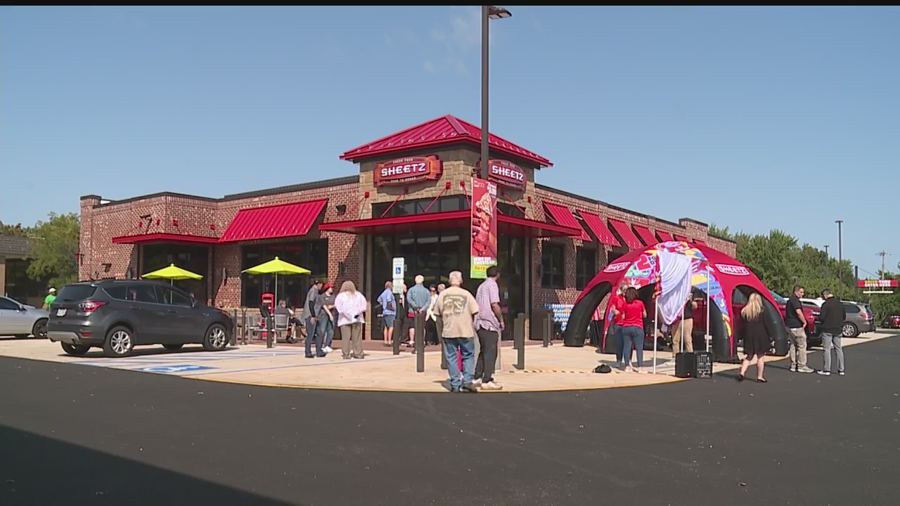 New Sheetz opens on East Market Street in Warren