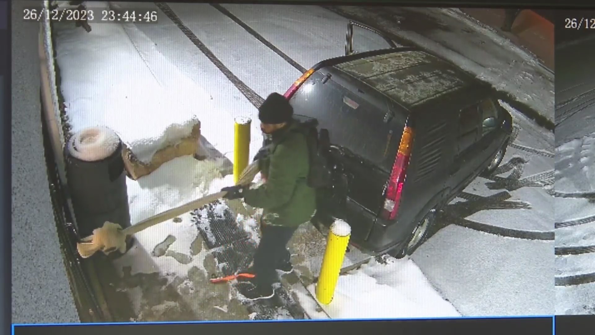 Caught on camera: Attempted thief foiled at Aurora gun store – FOX31 Denver