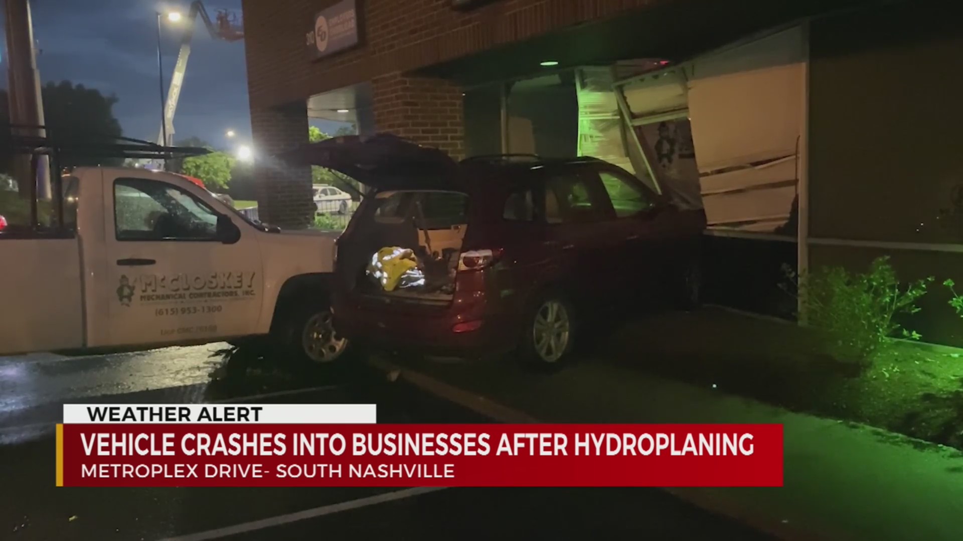 Vehicle crashes into businesses after hydroplaning – WKRN News 2