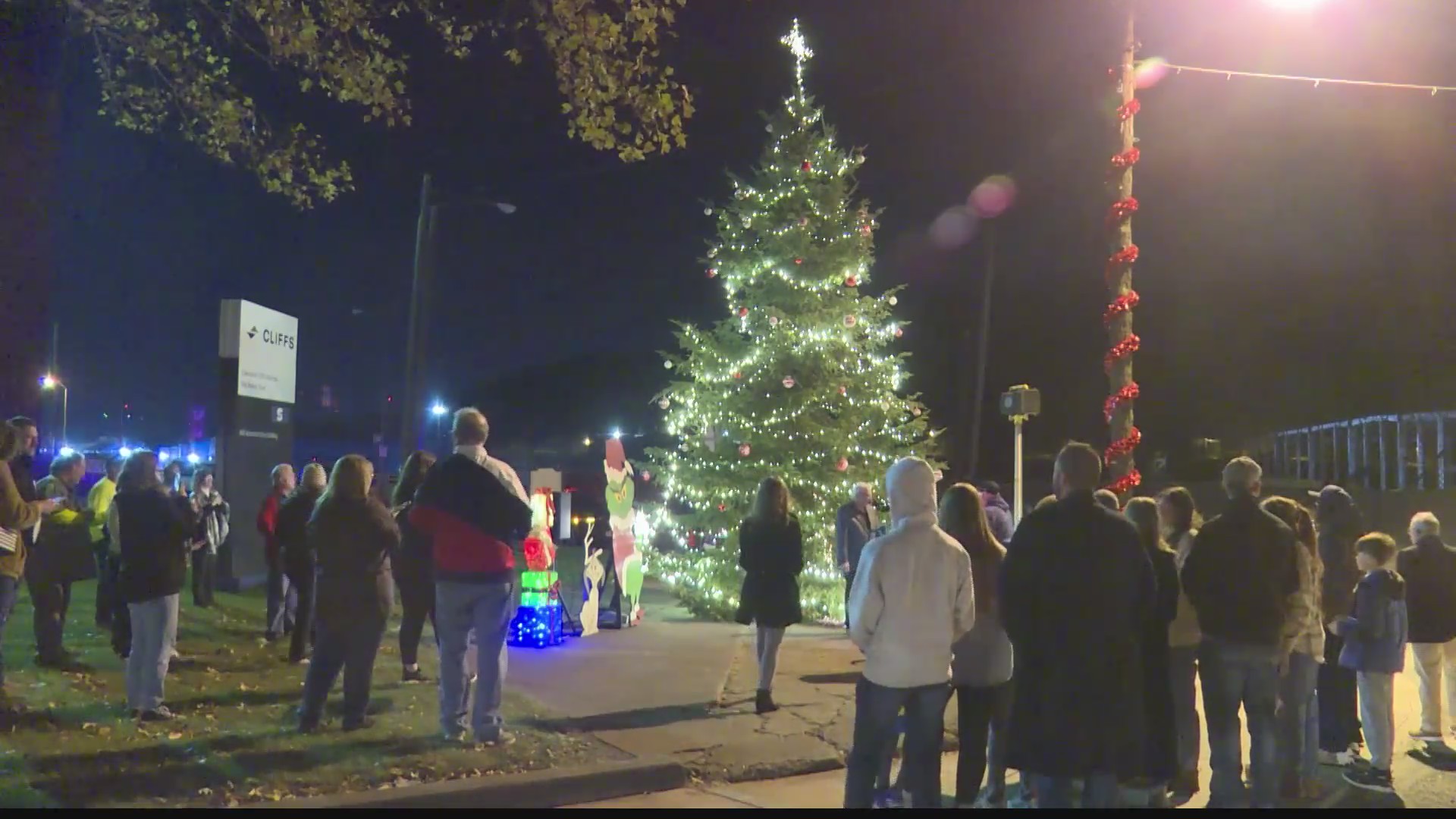 Private tree lighting marks the start of the holiday season for local ...