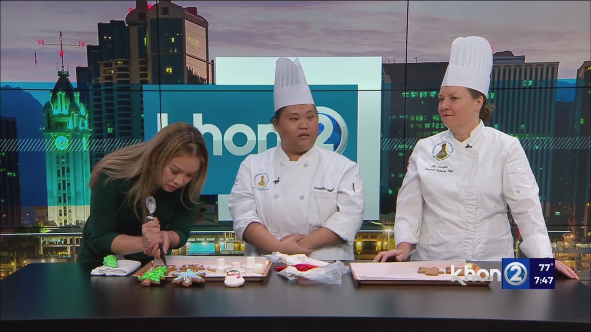 Easy ways to decorate holiday cookies from the Leeward Culinary Arts