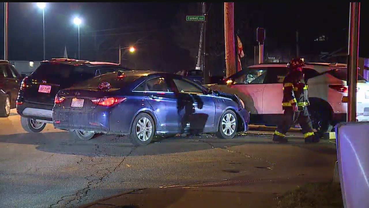Vehicle causes crash after leading police on chase in Youngstown – WKBN.com