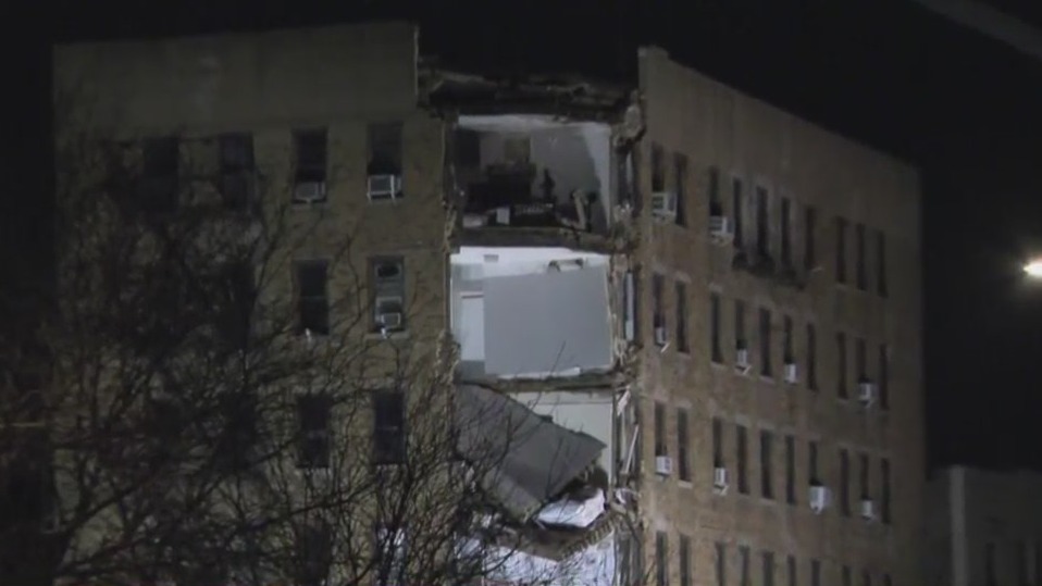 Building that collapsed in the Bronx had history of violations, pending ...