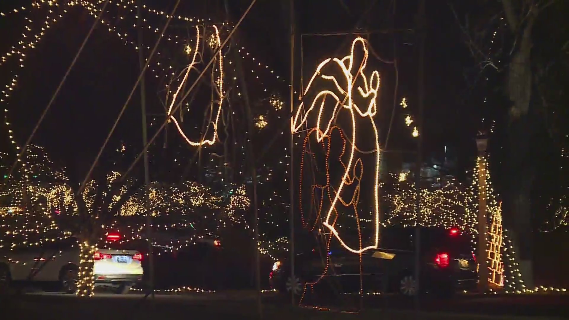 Can religious displays on public property be restricted? FOX 2