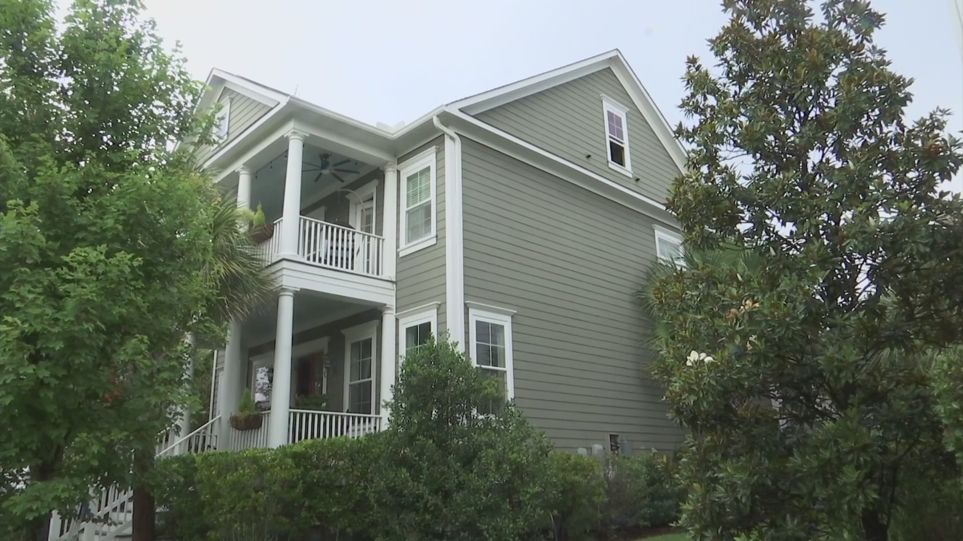 Lightning strikes several homes on Daniel Island WCBD News 2