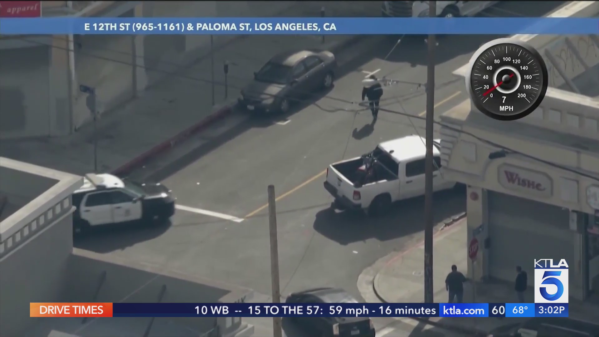 Suspected car thief shot by police following chase – KTLA
