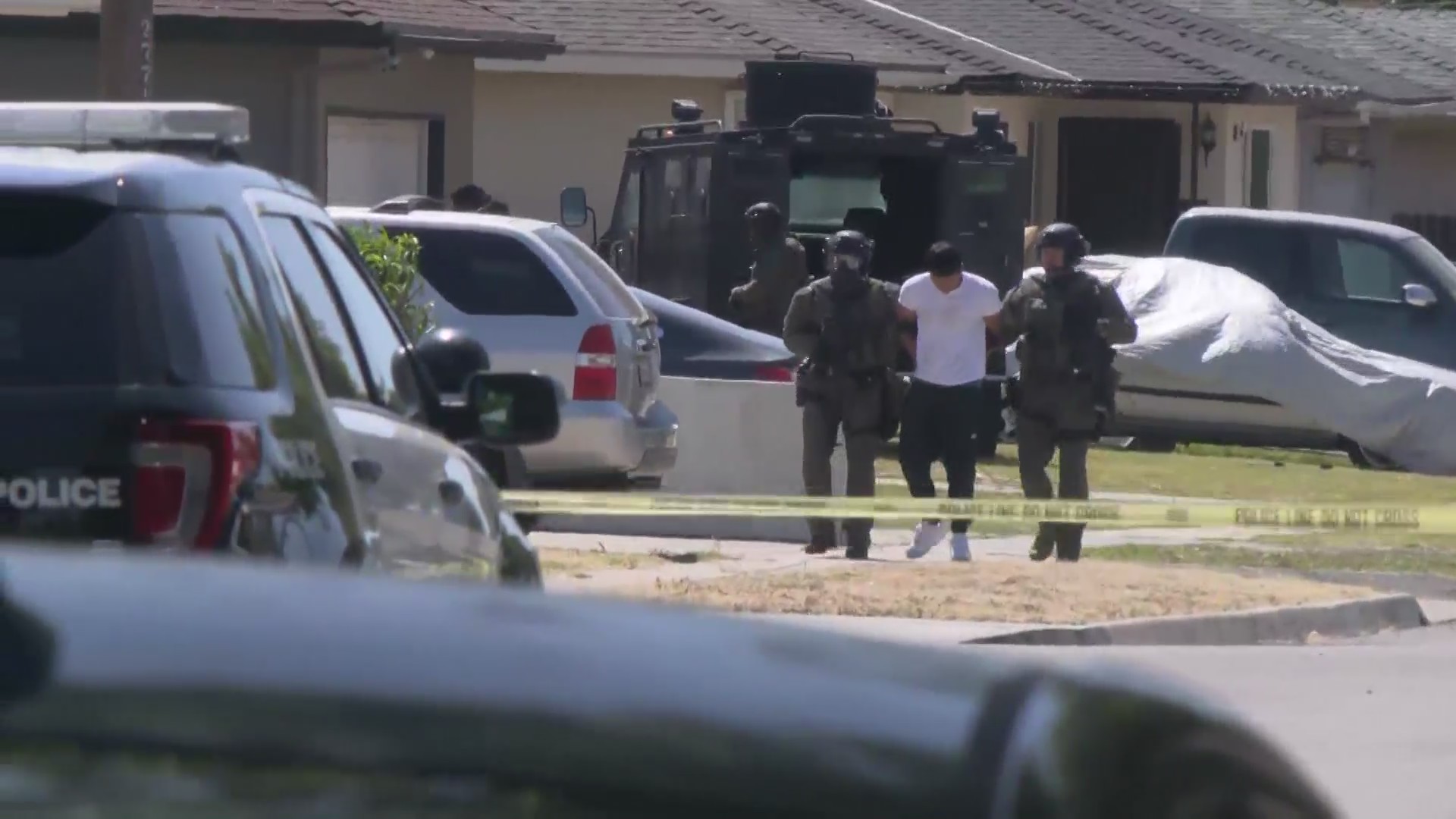 Fresno SWAT standoff over, 1 arrested, police say KSEE24 and CBS47