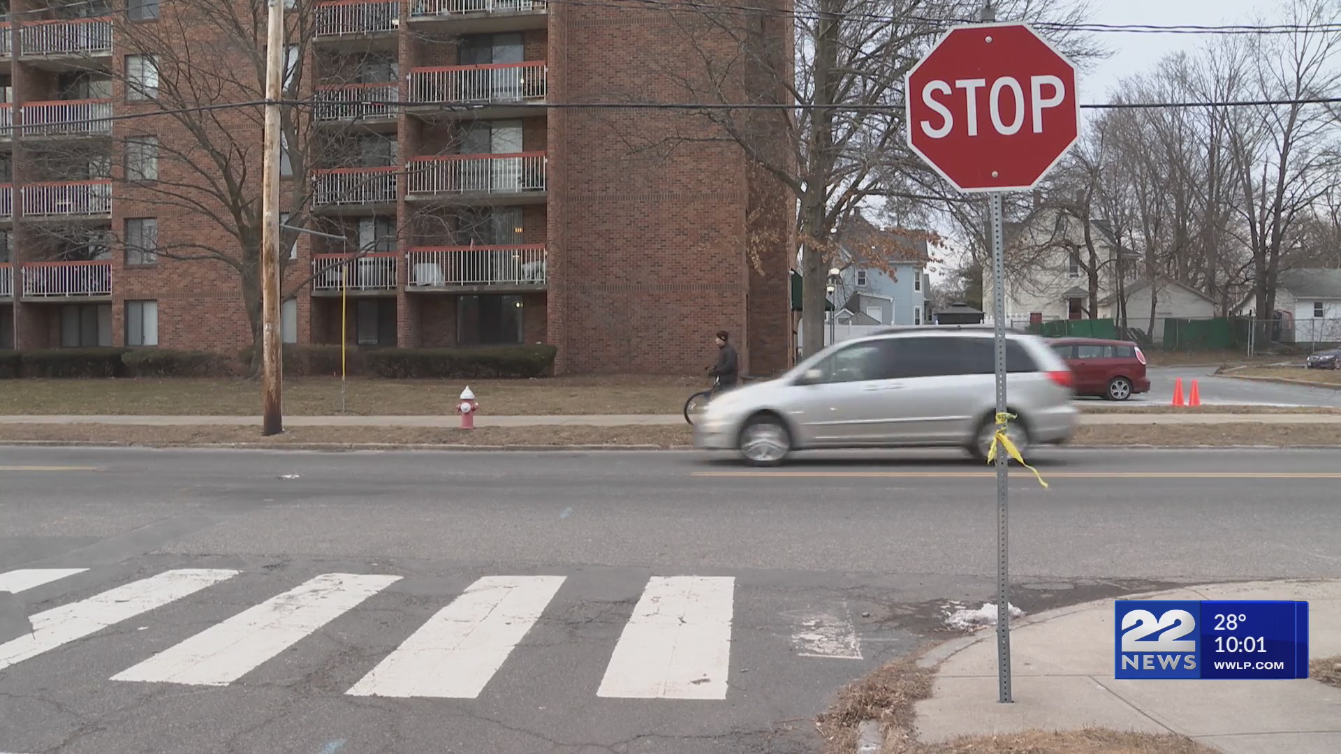 Man dies after pedestrian crash on South Street in Holyoke – WWLP