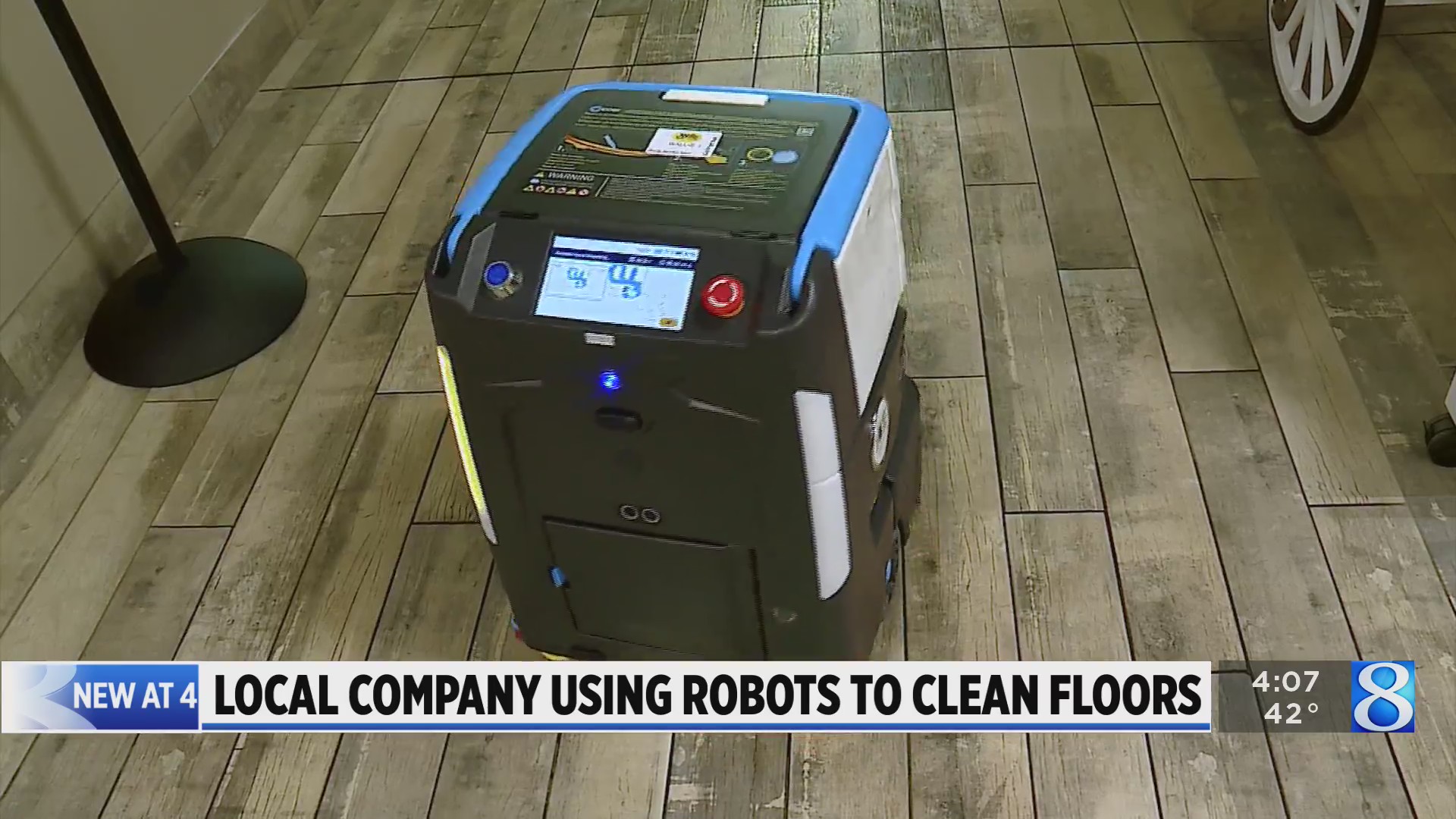 Clean Floor Bot Local company using robots to clean floors – WOODTV.com