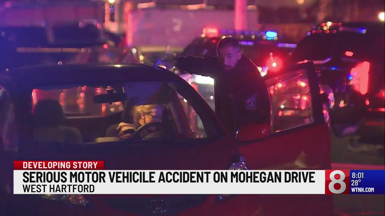 Mohegan Drive in West Hartford closed after pedestrian hit – WTNH.com