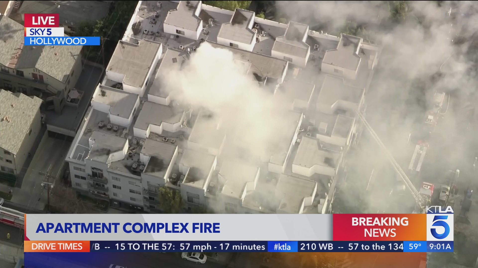 Fire crews battle apartment fire in Hollywood – KTLA