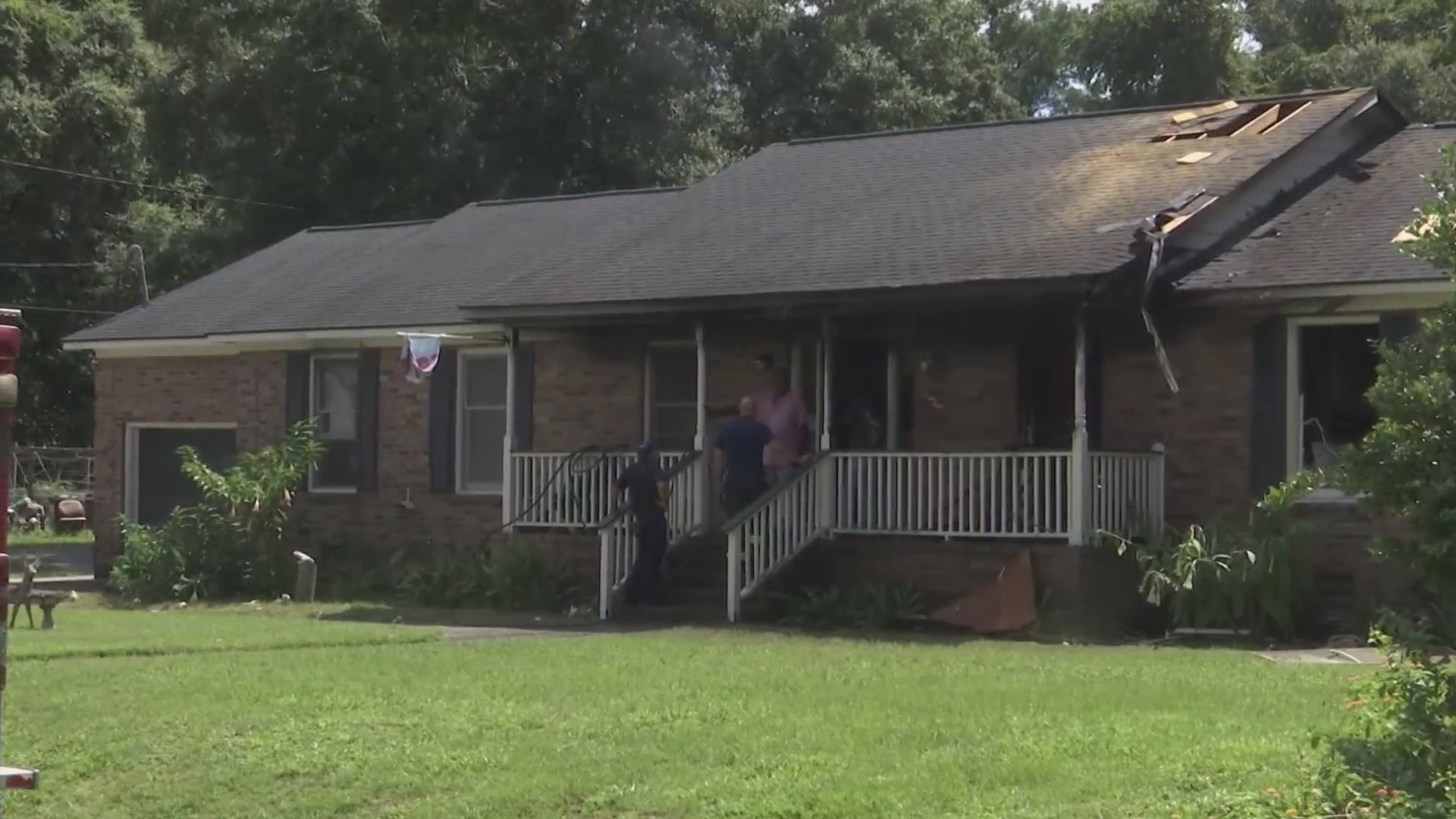 Crews respond to structure fire on 4th Ave in Mount Pleasant – WCBD News 2