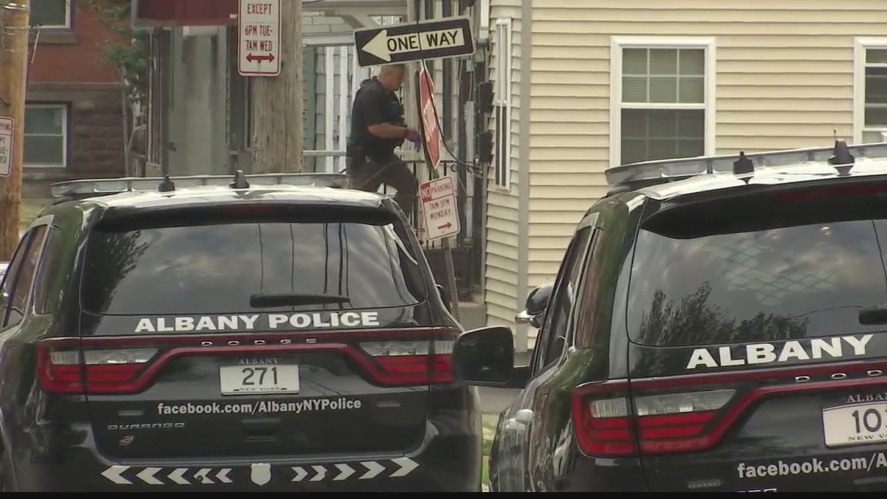 Albany PD investigates Robin Street shooting NEWS10 ABC