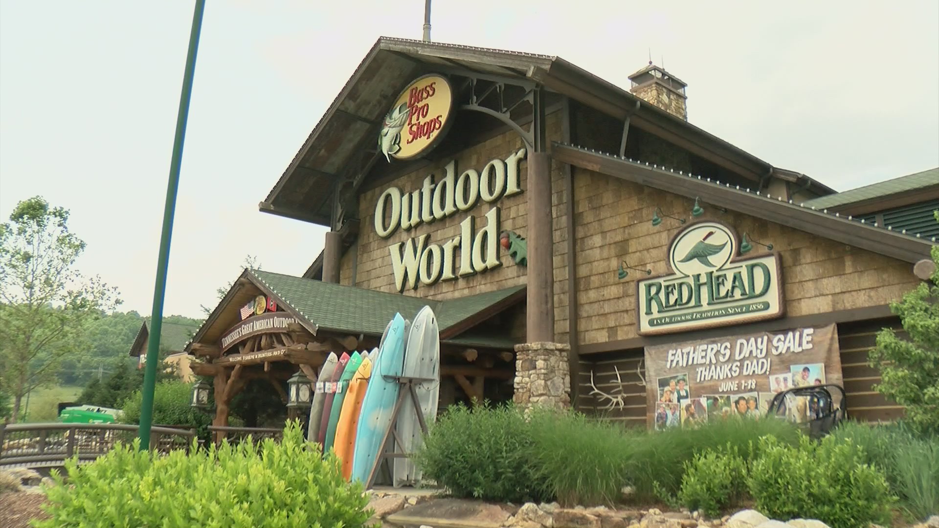 Bass Pro Shops donates to Sullivan East fishing team WJHL Tri