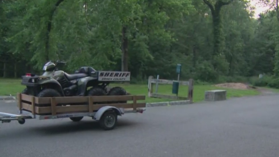 Girl, woman attacked by coyote in NJ officials PIX11