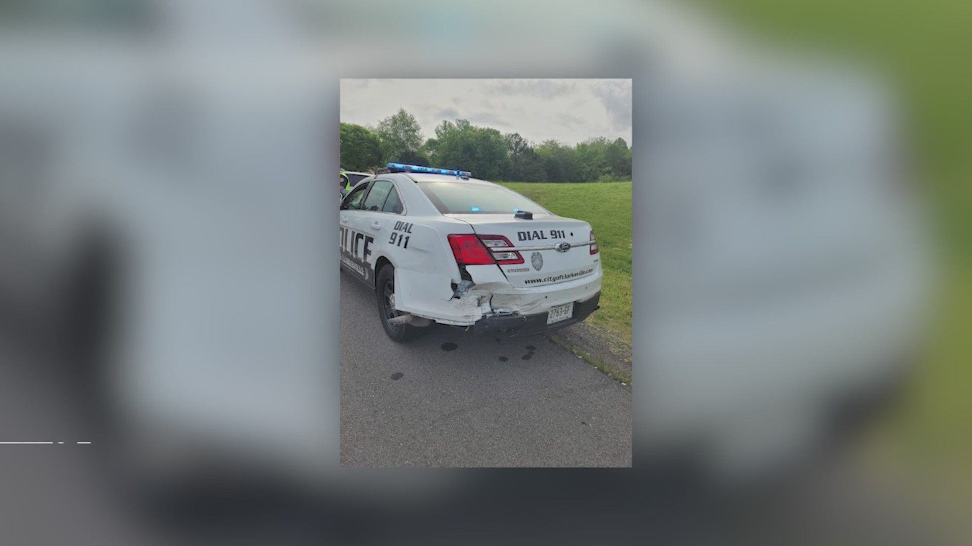 Clarksville officer hit in crash – WKRN News 2
