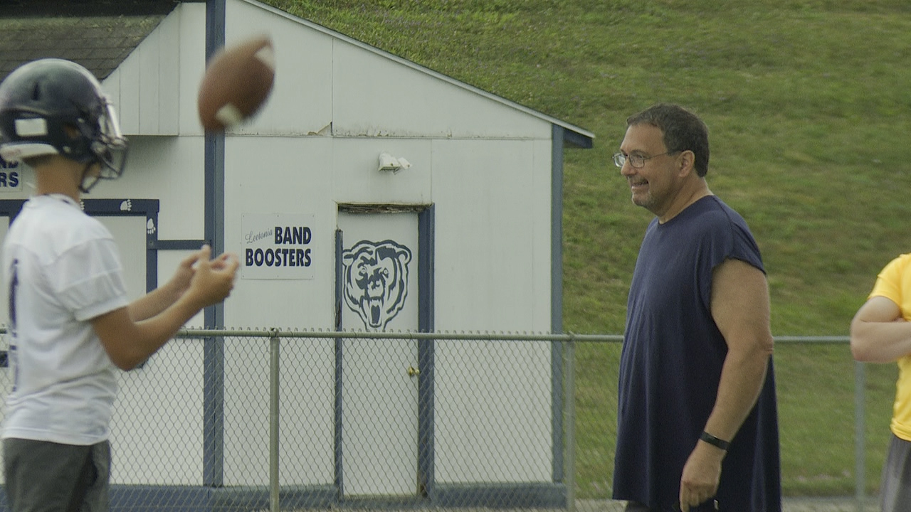 Experienced Valley coach leads young Leetonia football team