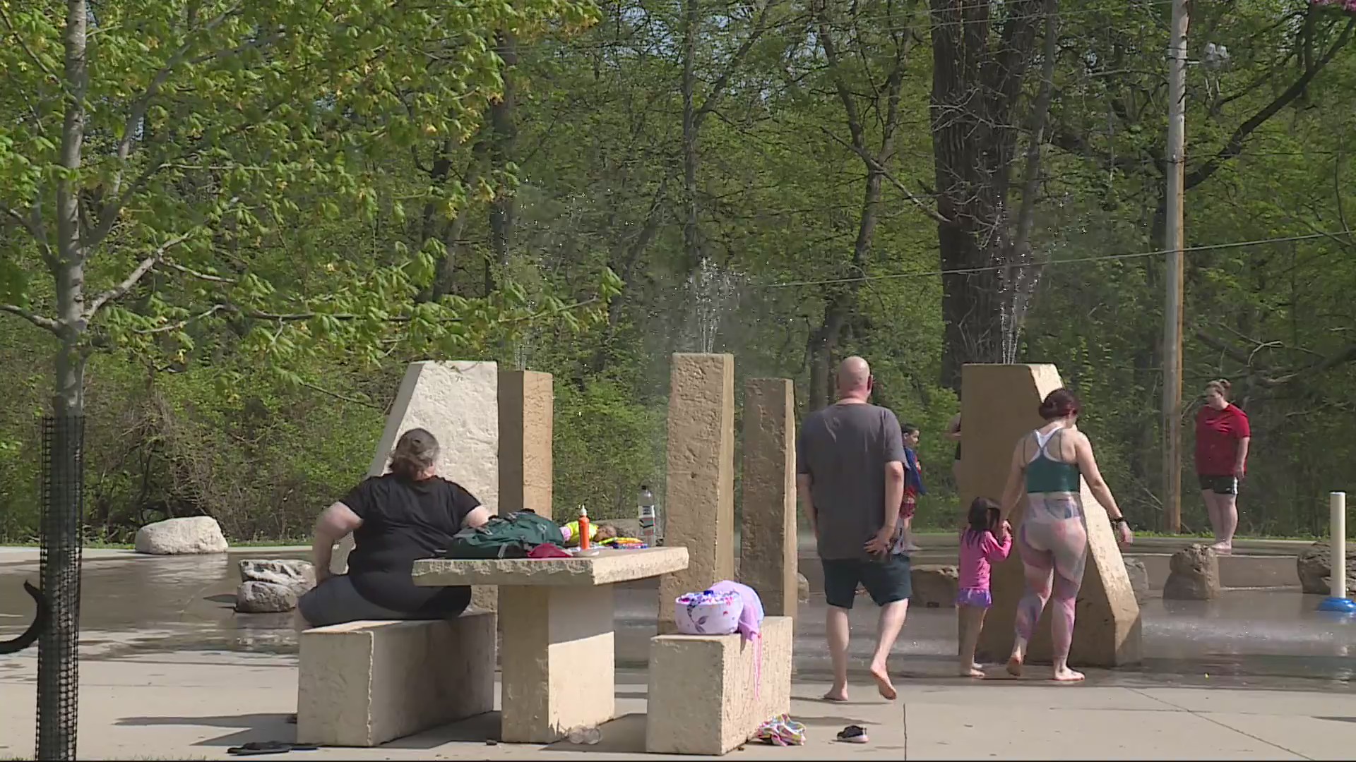 City of Des Moines opens splash pads for summer weather