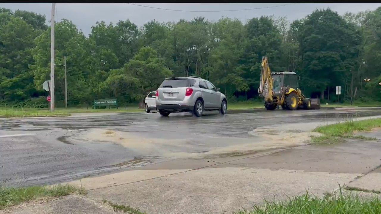 Youngstown Water Dept. spends hours repairing water main break
