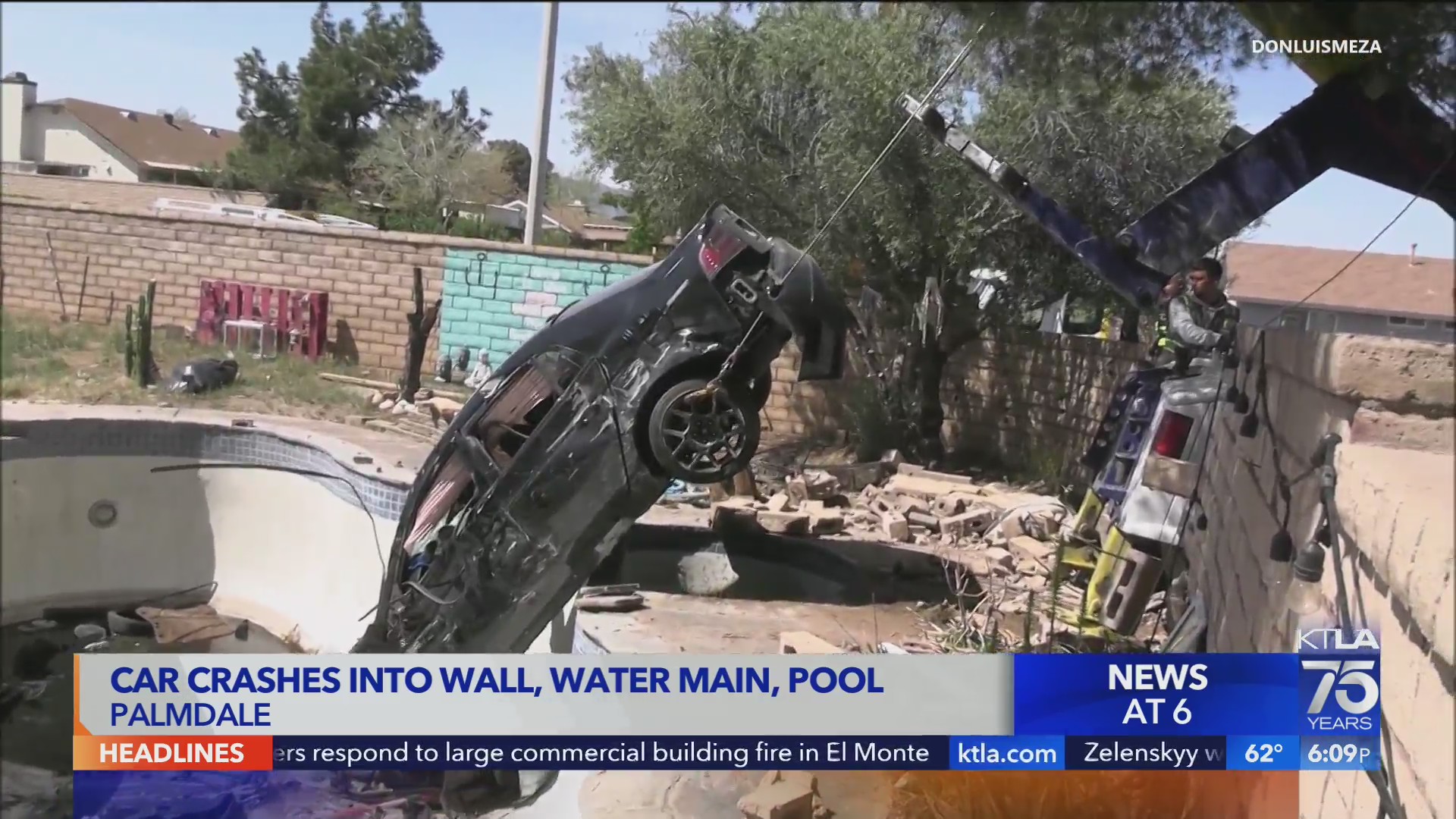 Car crashes into Palmdale backyard KTLA