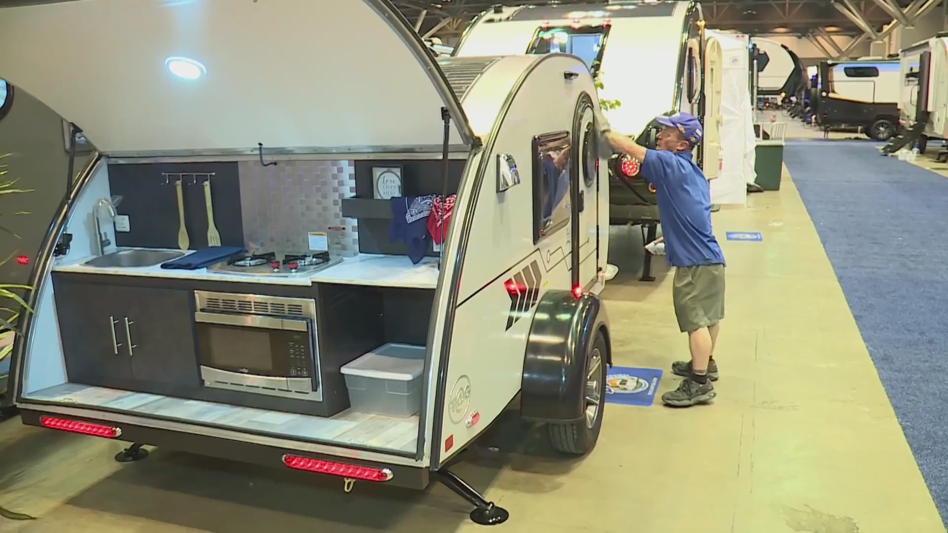 STL RV Travel Show is a one-stop shop for summer adventures – FOX 2