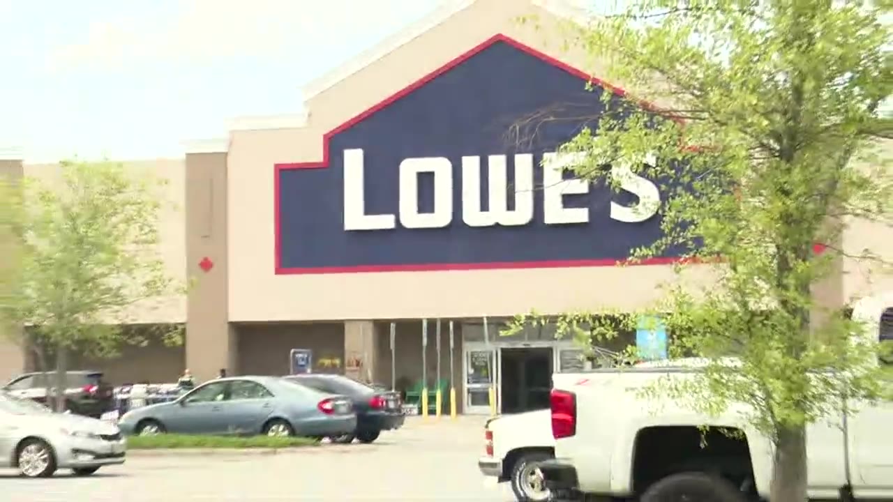 Greensboro police working to find armed suspect inside Lowe’s on Cone Boulevard FOX8 WGHP