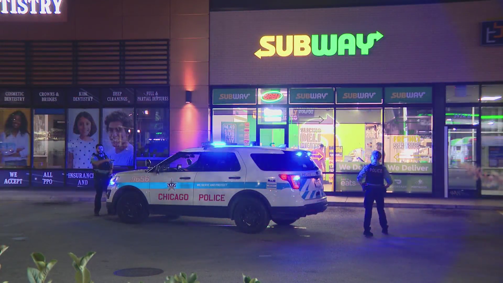 Subway, customers robbed at gunpoint on Chicago’s Southwest Side – WGN-TV