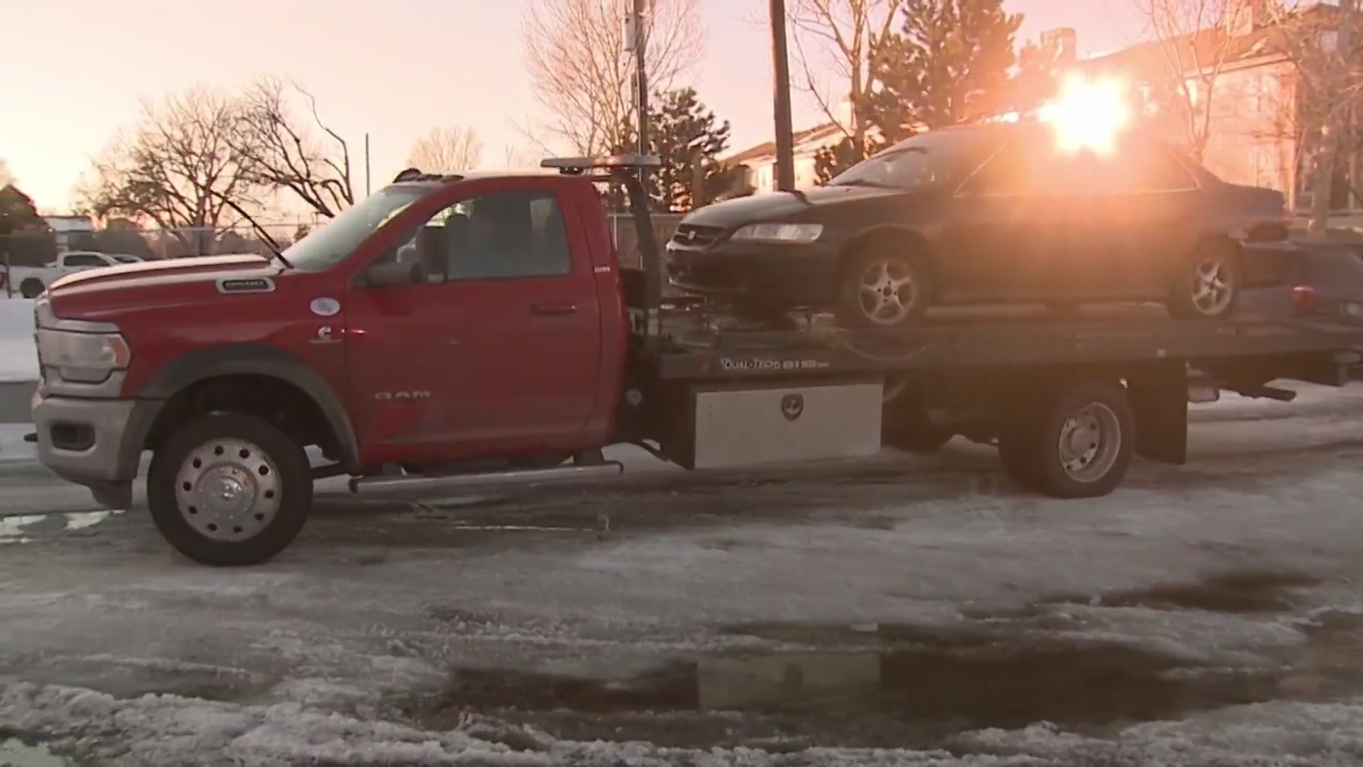 Tow truck thief gets away after Aurora police chase – FOX31 Denver