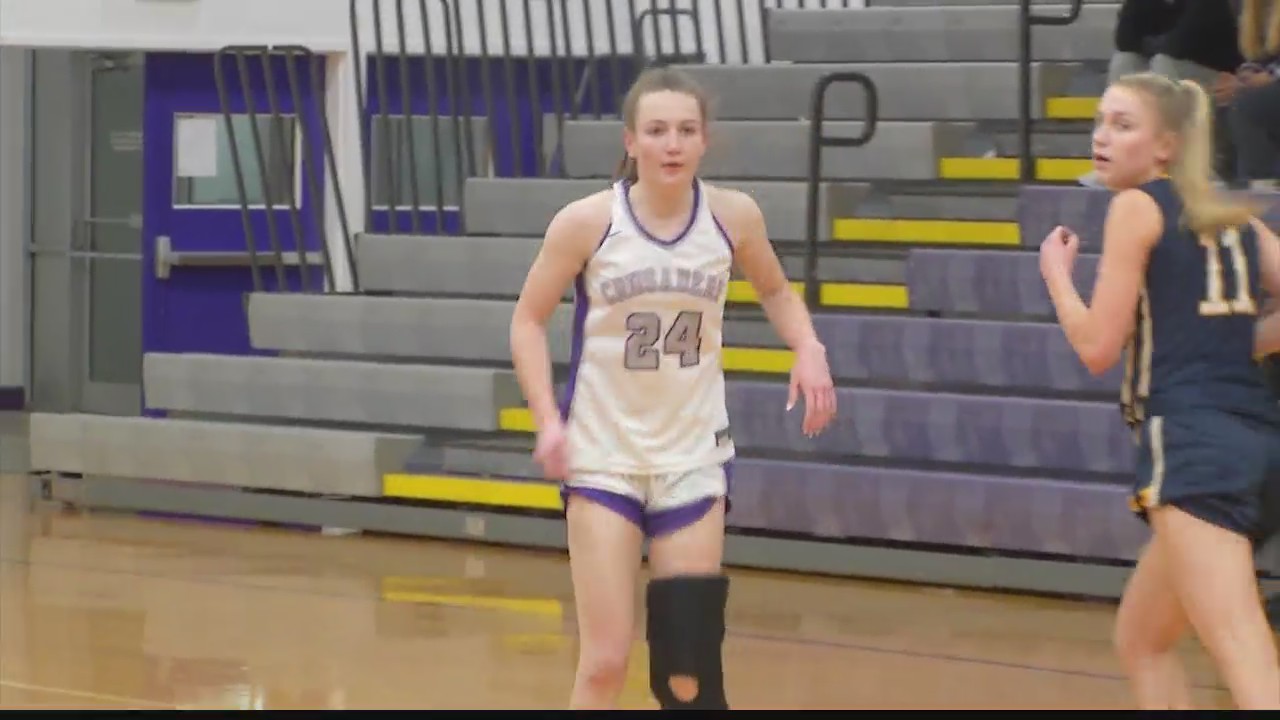 Three Crusaders score in double digits to top Holy Names – NEWS10 ABC