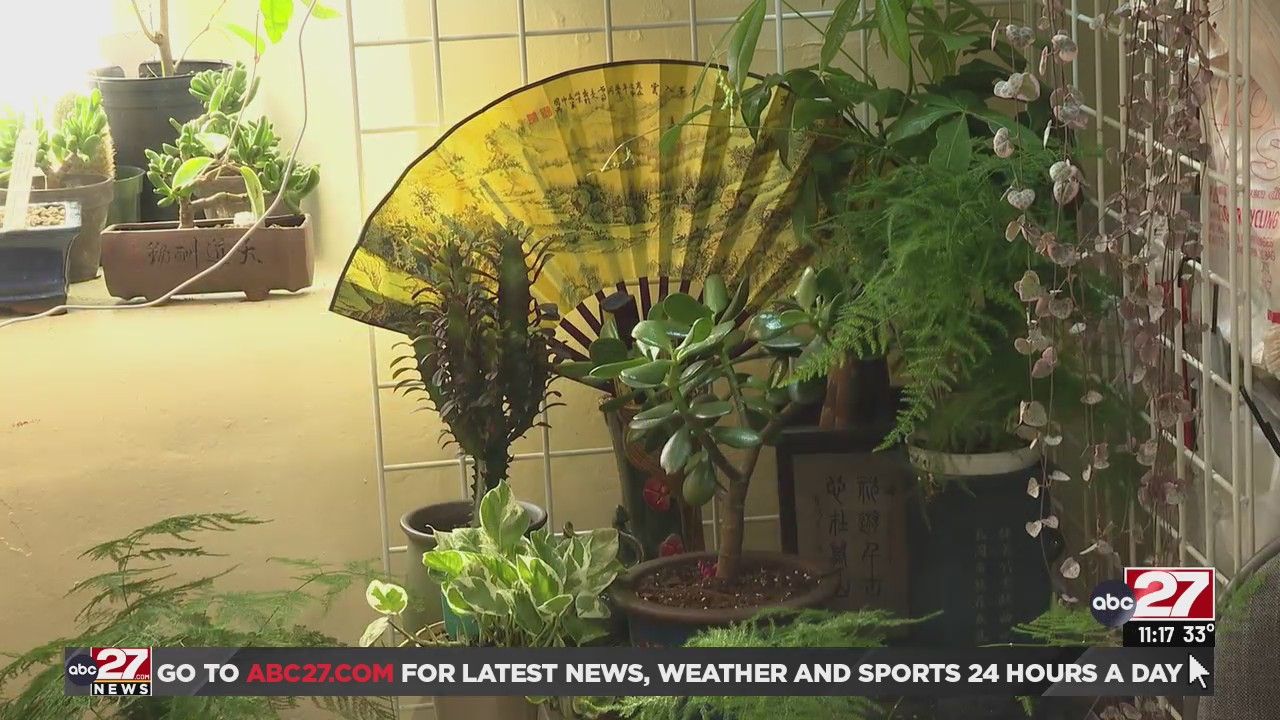 Broad Street Market hosts multiple local businesses during Small