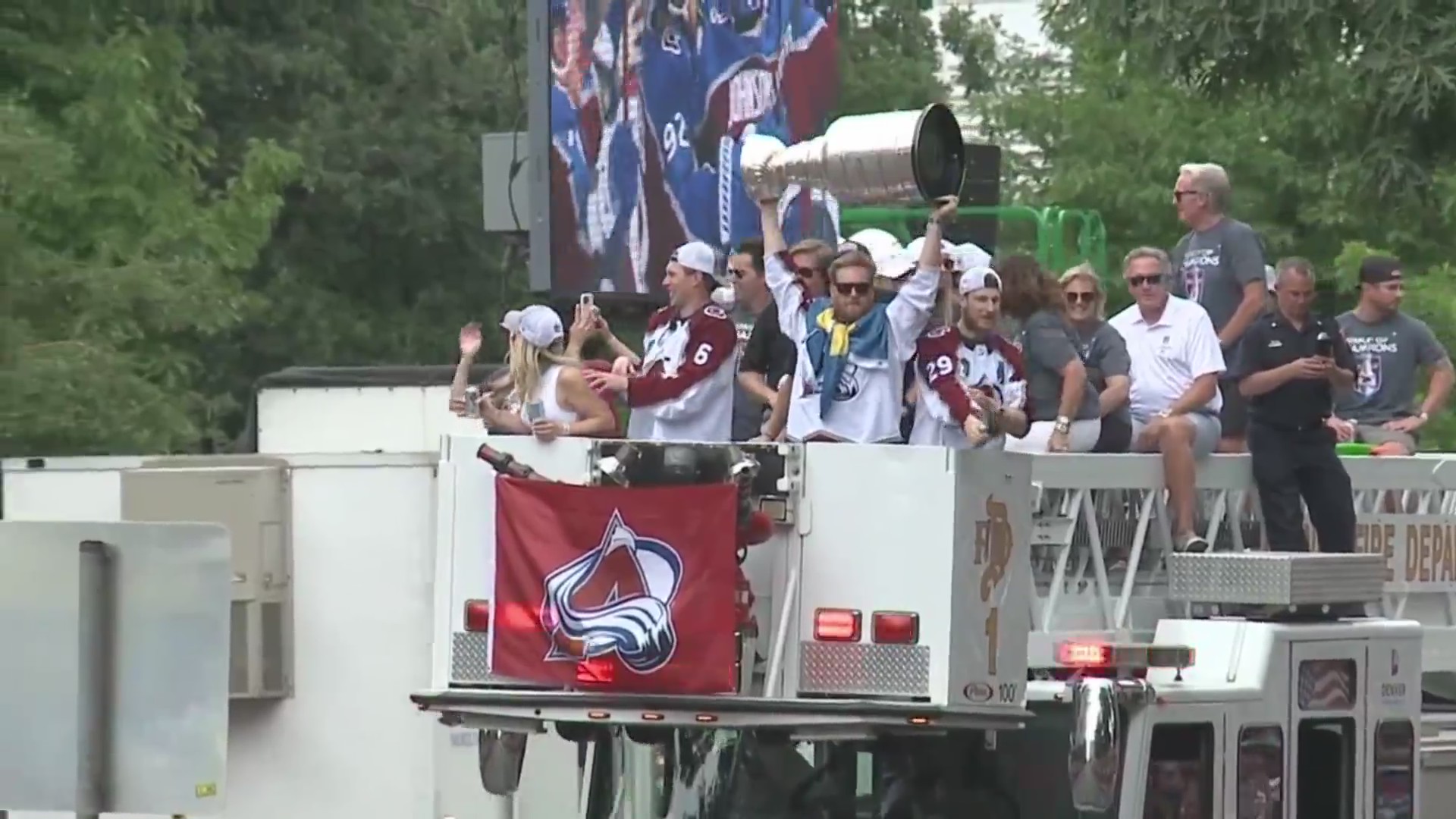 Weather aside, no incidents at Avs parade – FOX31 Denver