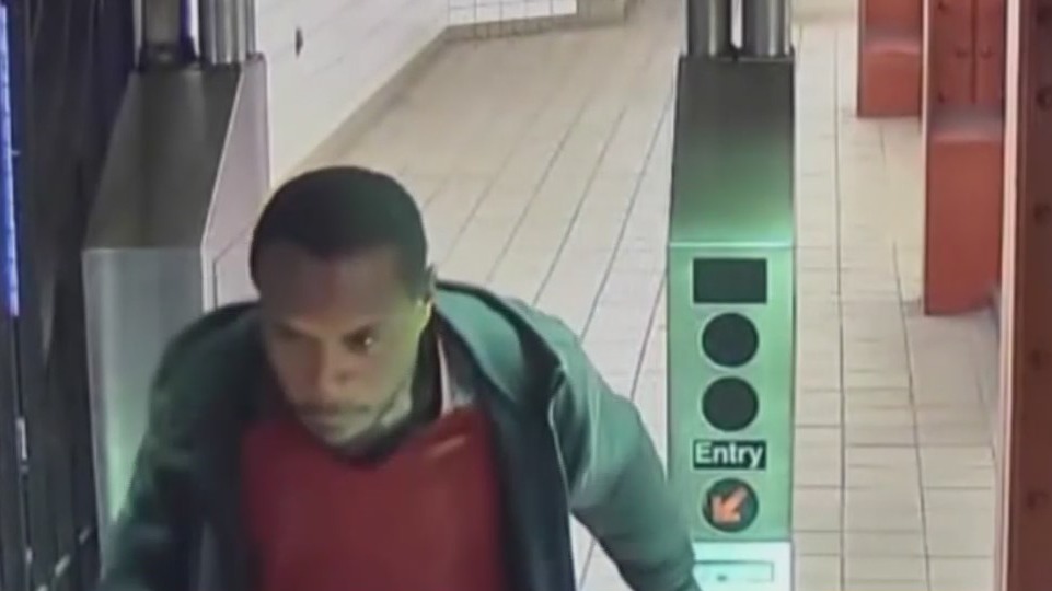 Police hunt for suspect in unprovoked NYC subway attack that left ...
