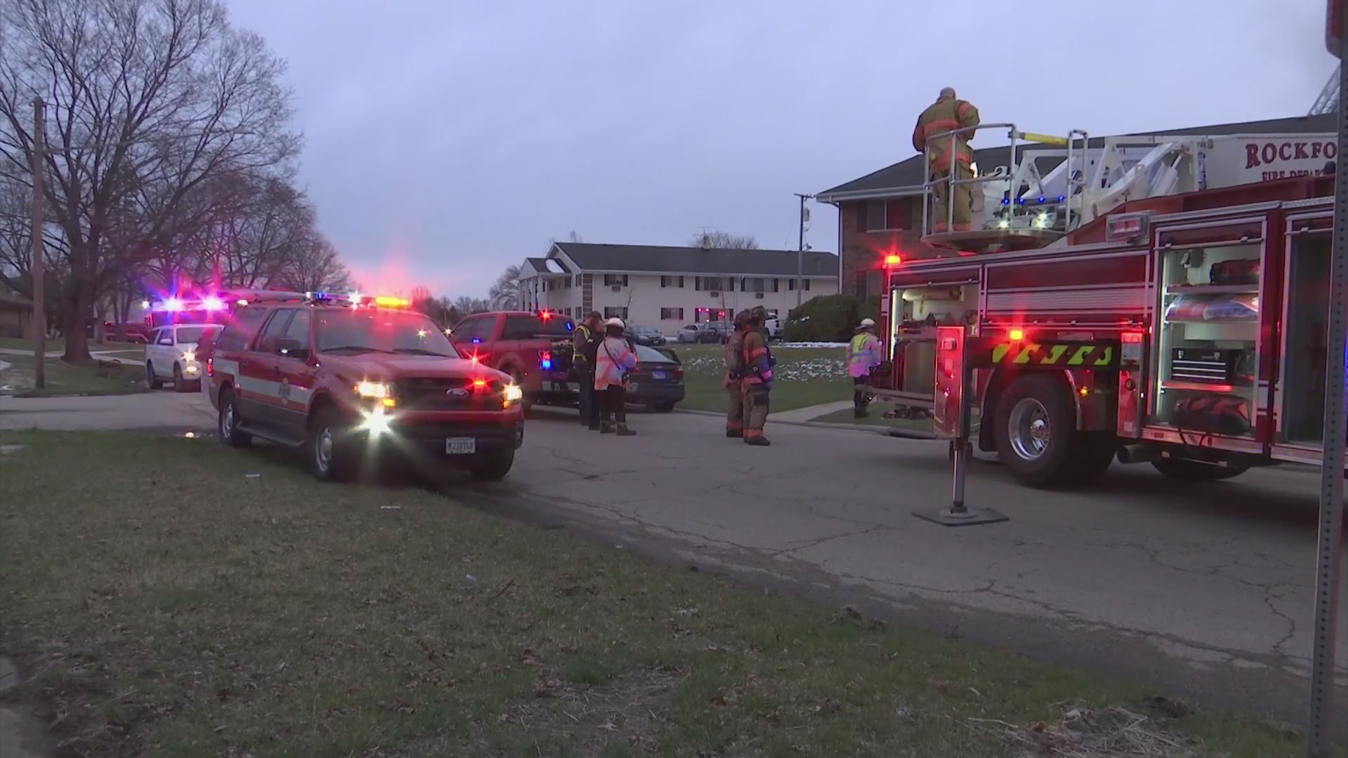 32 residents displaced in Rockford apartment fire
