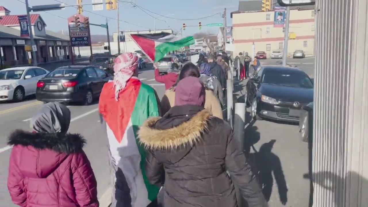 Dozens walk in solidarity in Scranton for those in Gaza – PAhomepage.com
