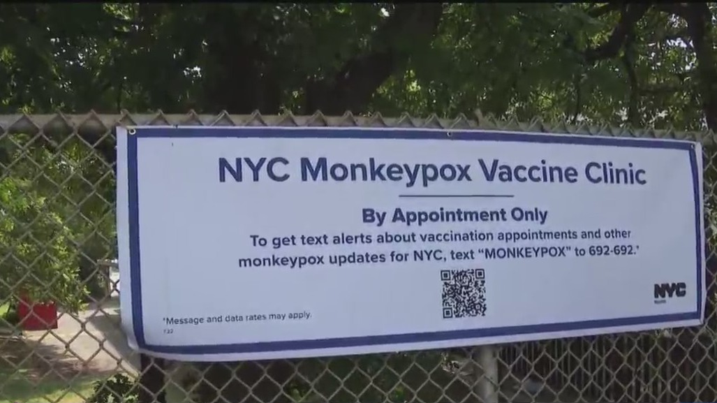 New Yorkers wait in long lines at monkeypox pop-up vaccination sites ...