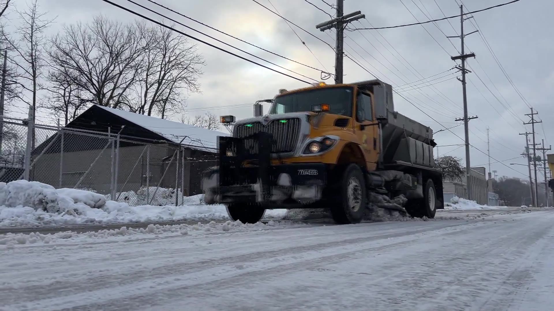 Snowplow rumbles through Grand Rapids