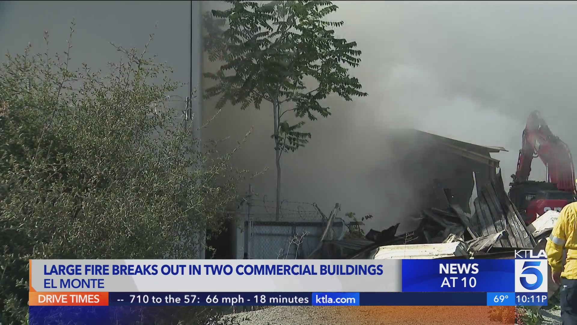 Fire erupts at commercial buildings in El Monte – KTLA