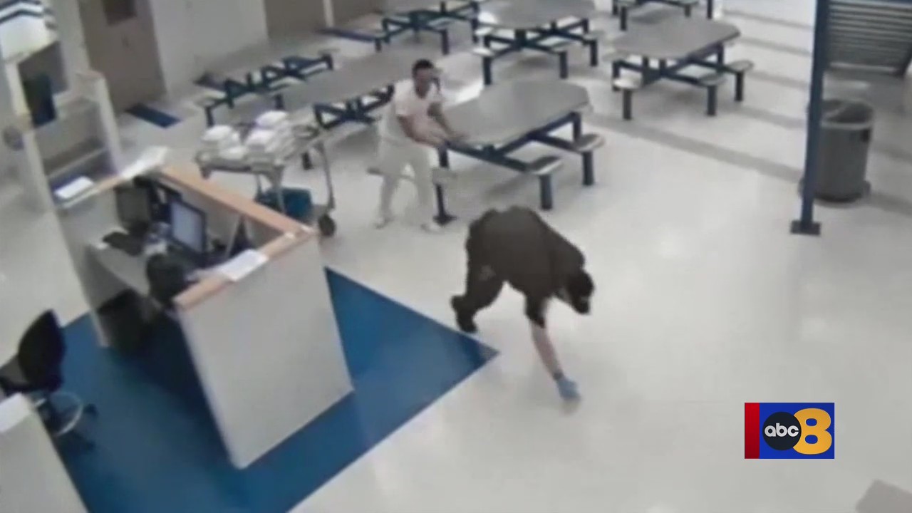 Richmond inmate assaults sheriff’s deputy with broomstick inside city