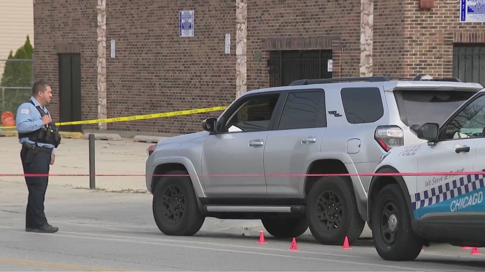 Off-duty Chicago police officer involved in shooting on Northwest Side ...
