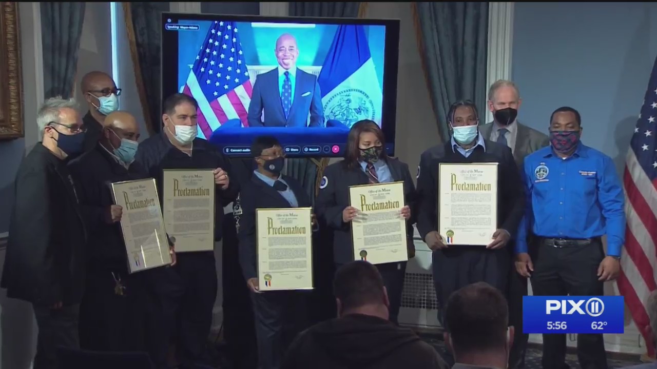 MTA workers honored for actions during subway attack – PIX11