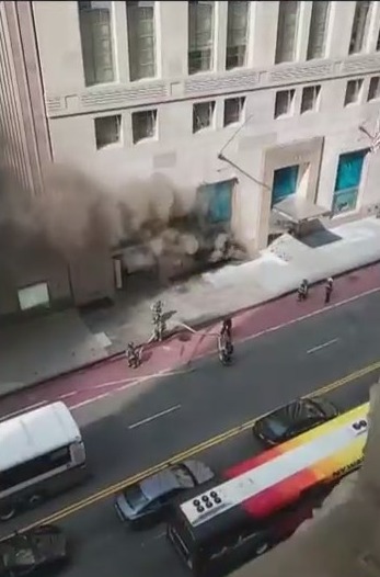 Fire breaks out at Tiffany store in Midtown – PIX11