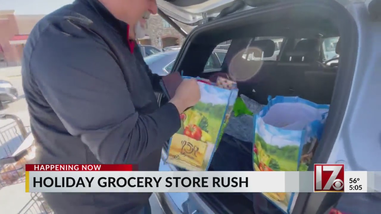 Holiday grocery store rush
