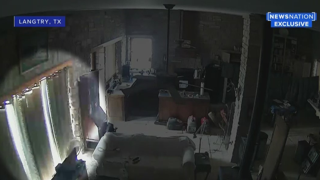 Caught on camera: Migrant breaks into Texas ranch | Vargas Reports ...