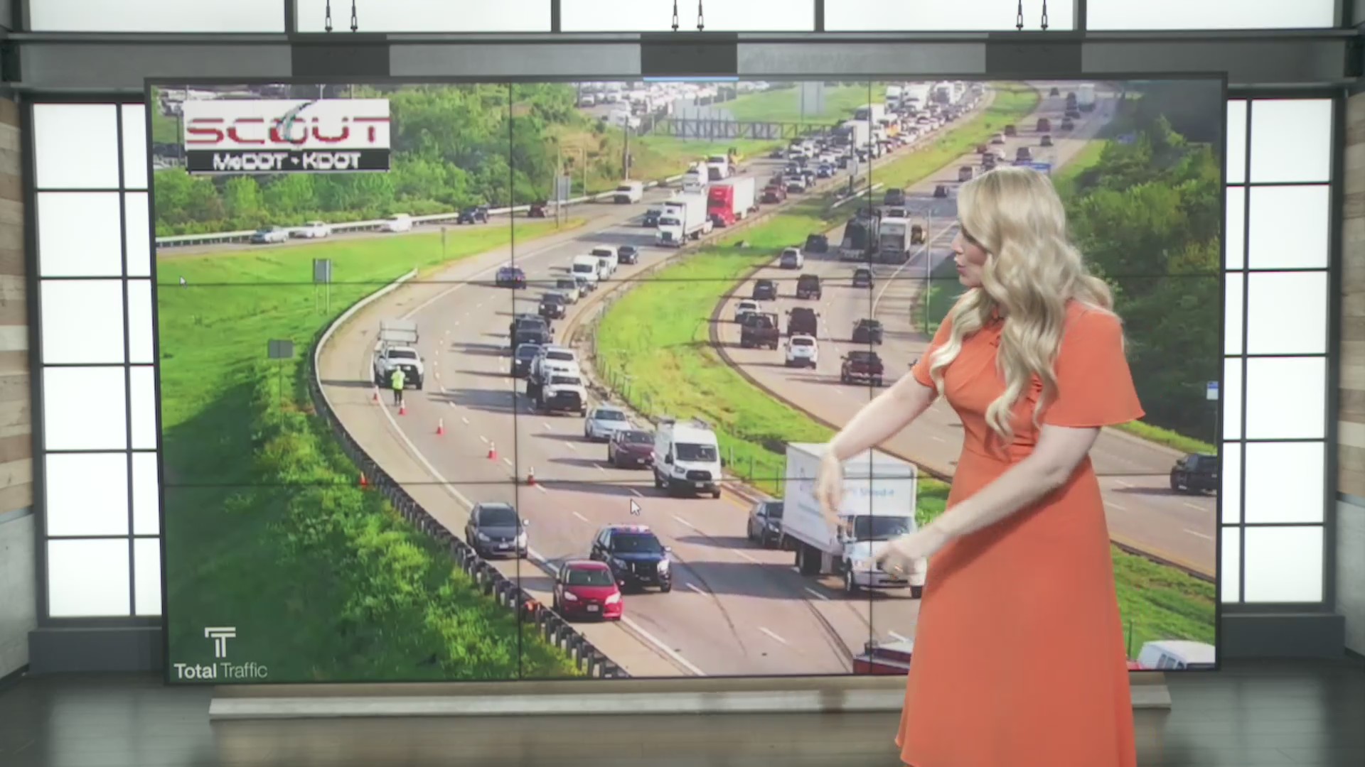 Southbound I-435 closed at Truman Road due to crash – FOX 4 Kansas City ...