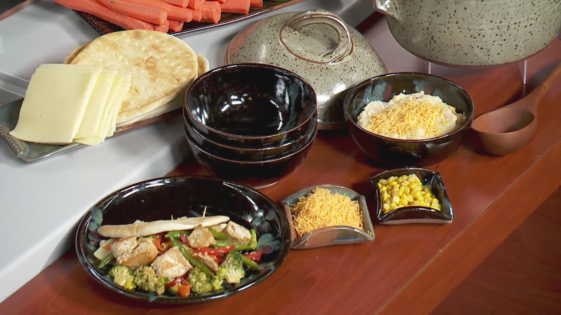 Lunchbreak Chicken Stir Fry Pita WGNTV