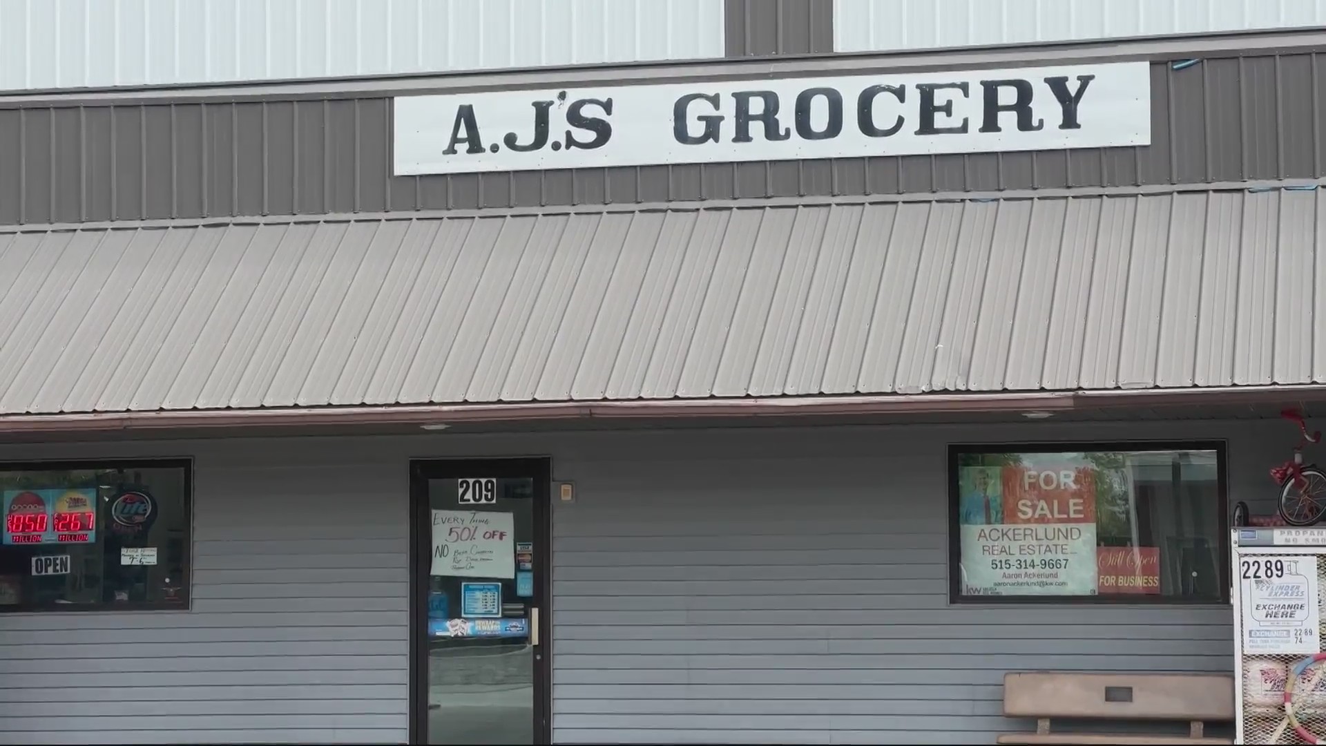 Woodwards Only Grocery Store to Close its doors Saturday