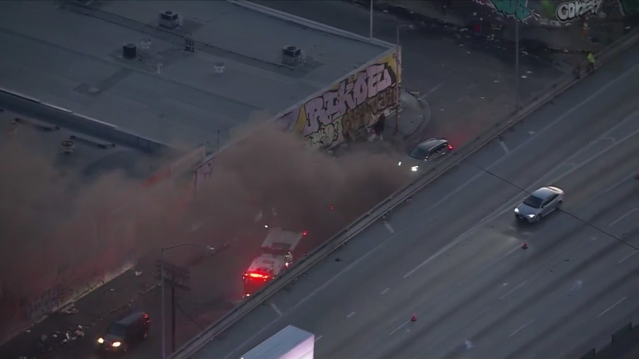 Firefighters make quick work of garbage fire next to 10 Freeway in ...